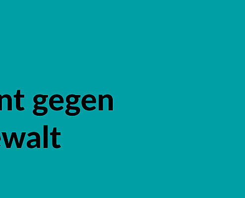 Grüne Grafik mit einer gelben gezeichneten Lupe. Text: #EngagiertGeforscht. SUPERRR Lab . Engagement gegen digitale Gewalt