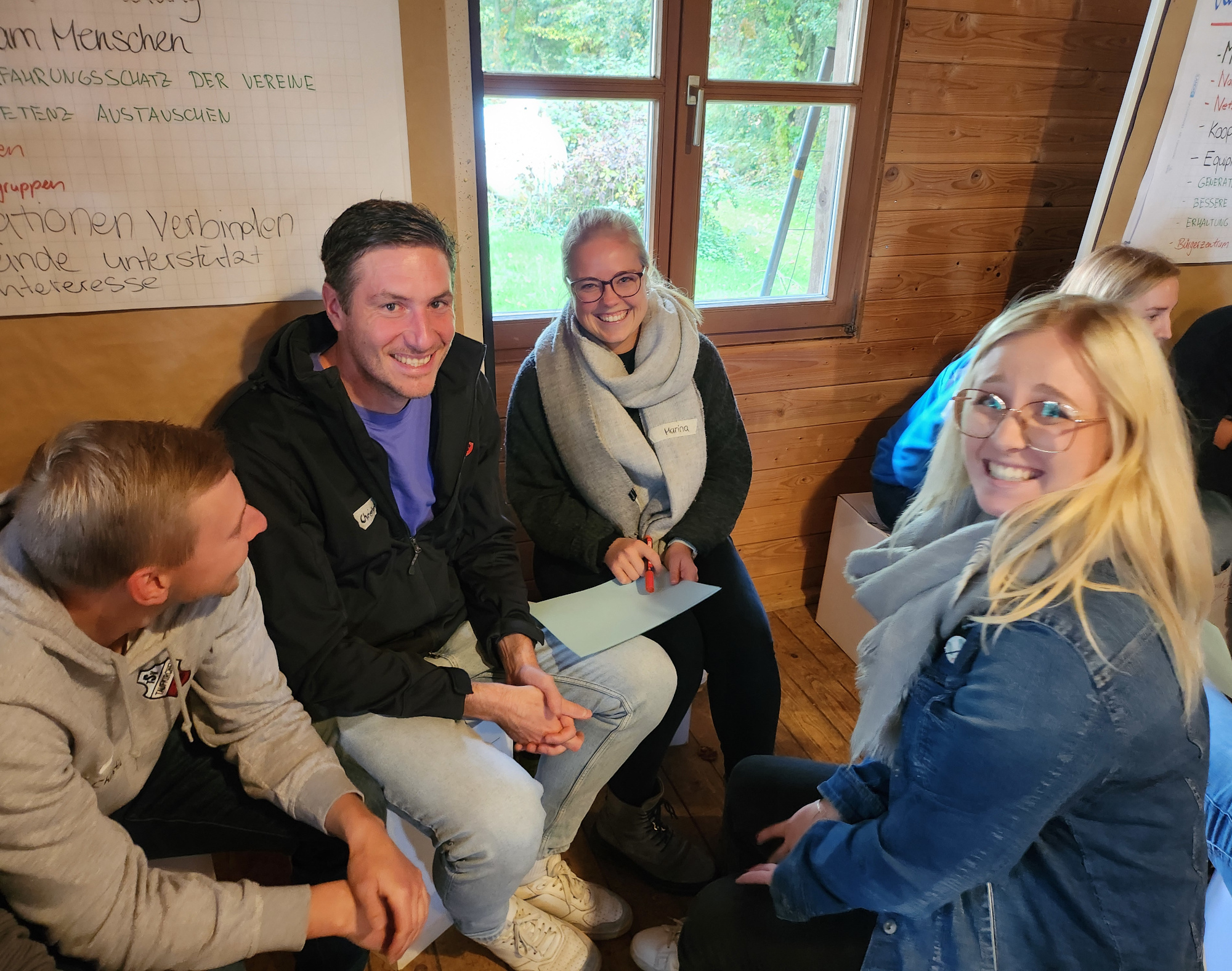 Gruppenfoto des Netzwerks "Miteinand im Ehrenamt", Foto: Sonja Geigenberger